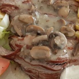 Restaurante Casa Enrique carne con champiñones