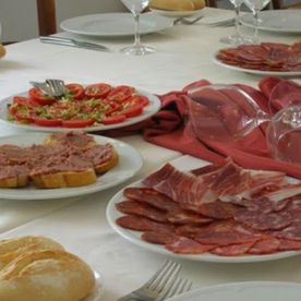 Restaurante Casa Enrique platos con salami