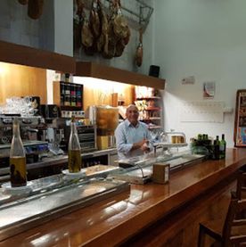Restaurante Casa Enrique zona del bar
