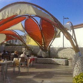 Restaurante Casa Enrique terraza con clientes