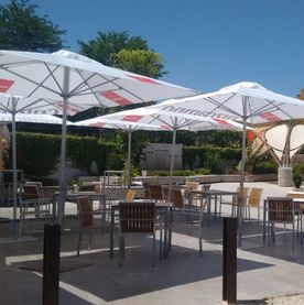 Restaurante Casa Enrique sillas de la terraza